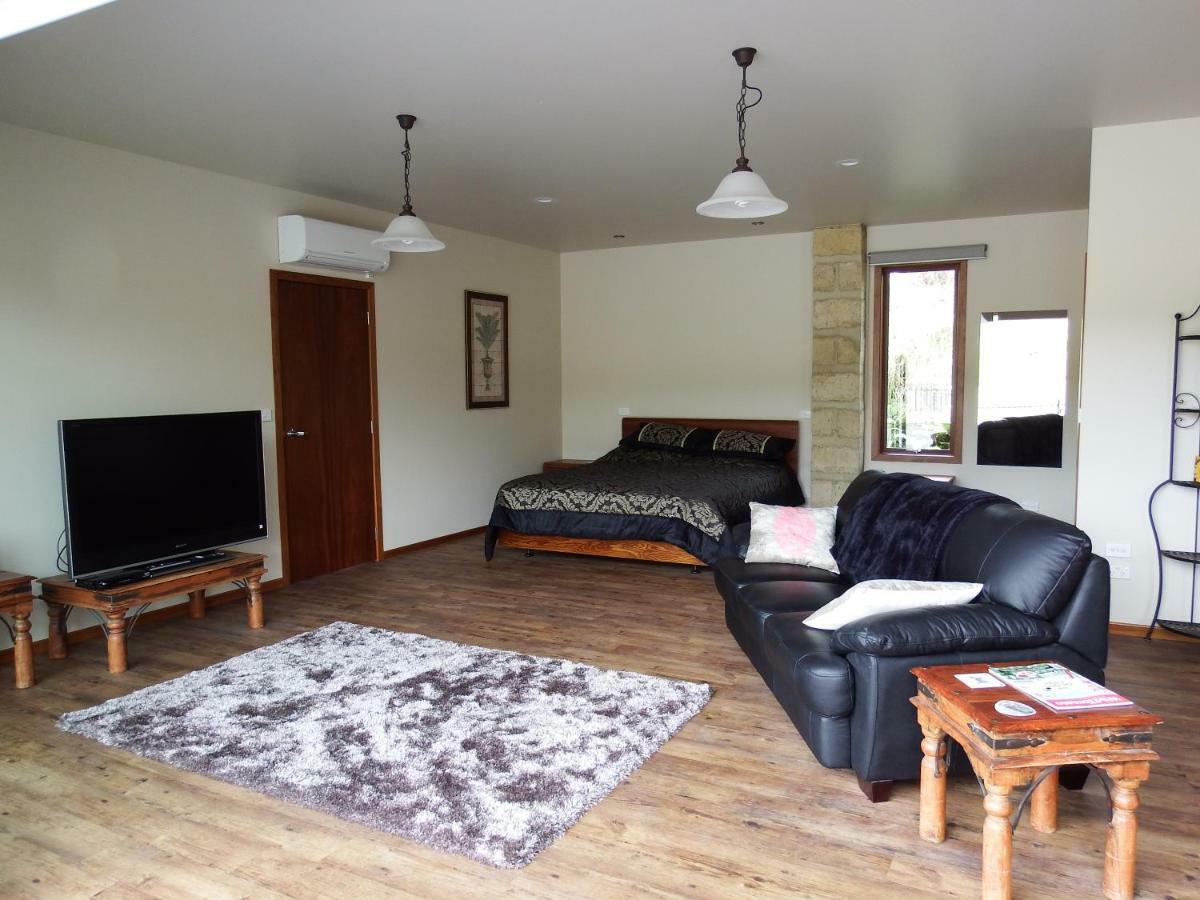 Mahana Farm Cottage Екстер'єр фото
