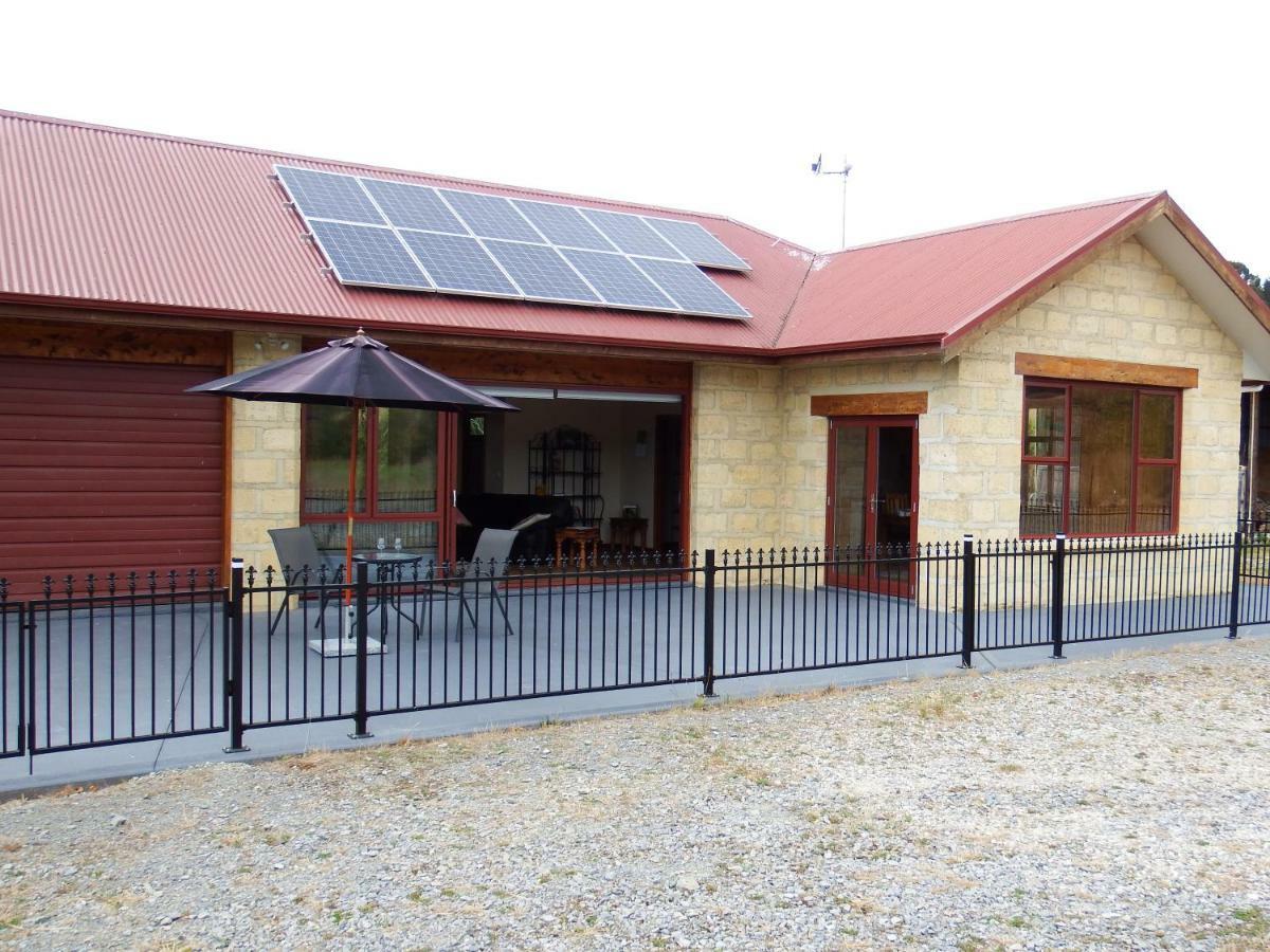 Mahana Farm Cottage Екстер'єр фото